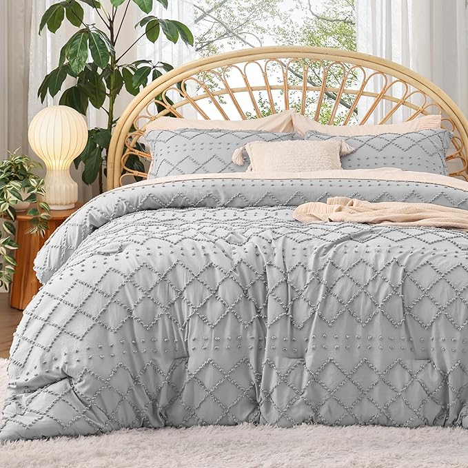 Bedsure California King Comforter Set - Light Grey Comforter, Boho Tufted Shabby Chic Bedding Comforter Set, 3 Pieces Farmhouse Bed Set for All Seasons, Fluffy Soft Bedding Set with 2 Pillow Shams