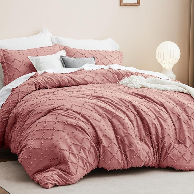 Bedsure Queen Comforter Set - Pink Clay Boho Comforter, Tufted Shabby Chic Bedding Comforter Set, 3 Pieces Vintage Farmhouse Bed Set for All Seasons, Fluffy Soft Bedding Set with 2 Pillow Shams