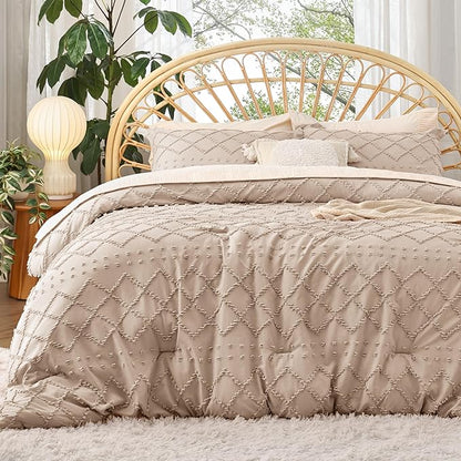 Bedsure Queen Comforter Set - Warm Tan Boho Tufted Shabby Chic Bedding Comforter Set, 3 Pieces Vintage Farmhouse Bed Set for All Seasons, Fluffy Soft Bedding Set with 2 Pillow Shams